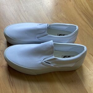 NWT Vans Cavas White Classic Slip On